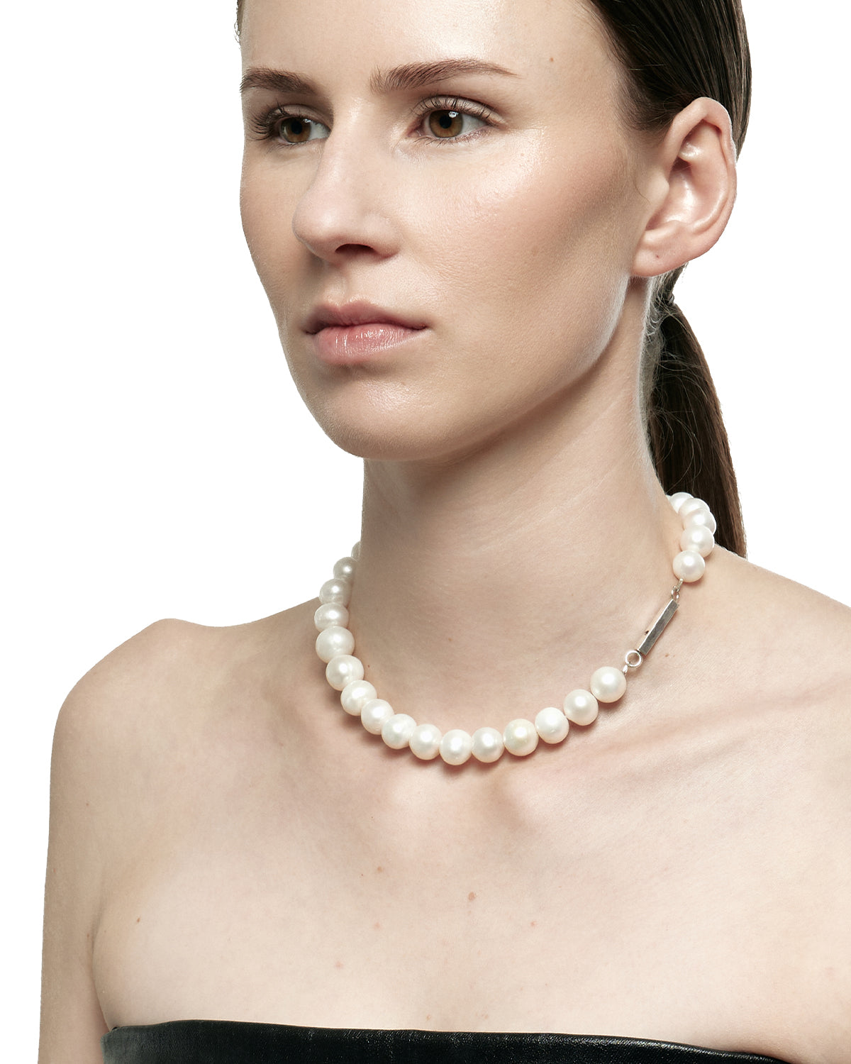 Monolith- Pearl- White Round