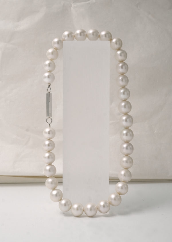 Monolith- Pearl- White Round