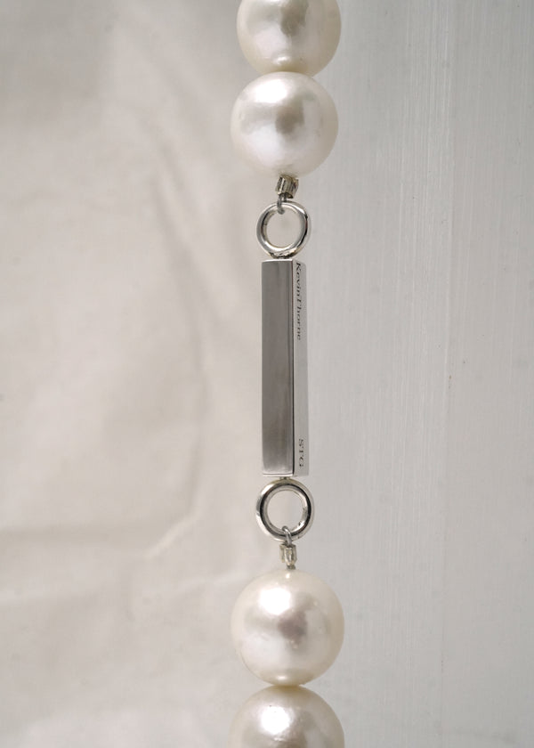 Monolith- Pearl- White Round