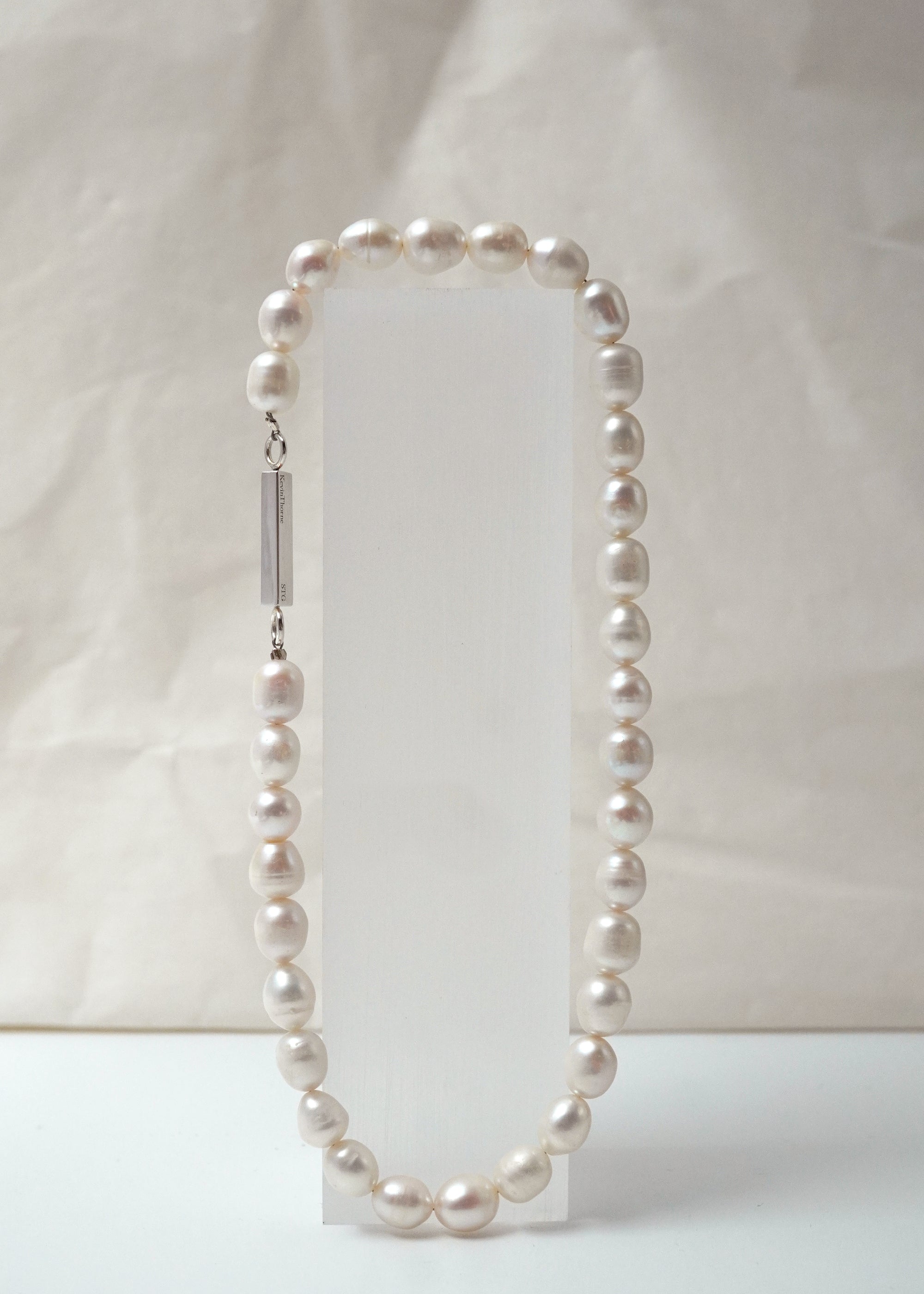 Monolith- Pearl- White Oval
