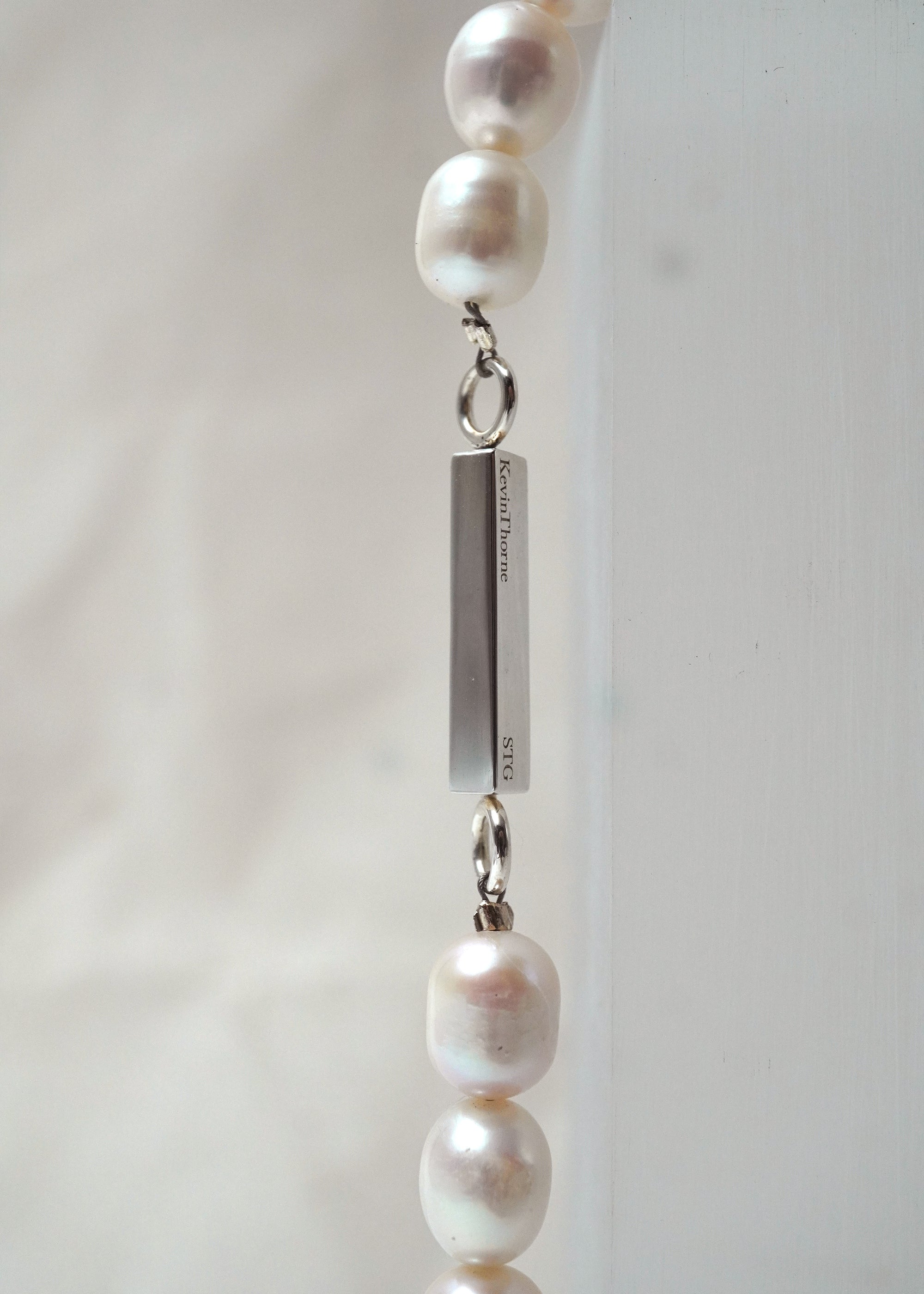 Monolith- Pearl- White Oval