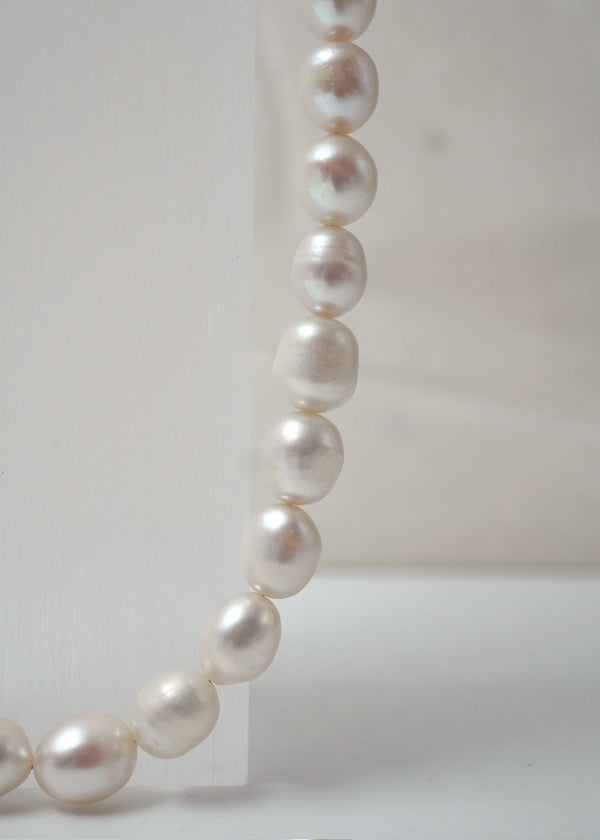 Monolith- Pearl- White Oval